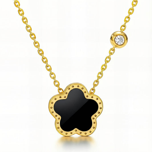 Noir Éclat Clover Necklace